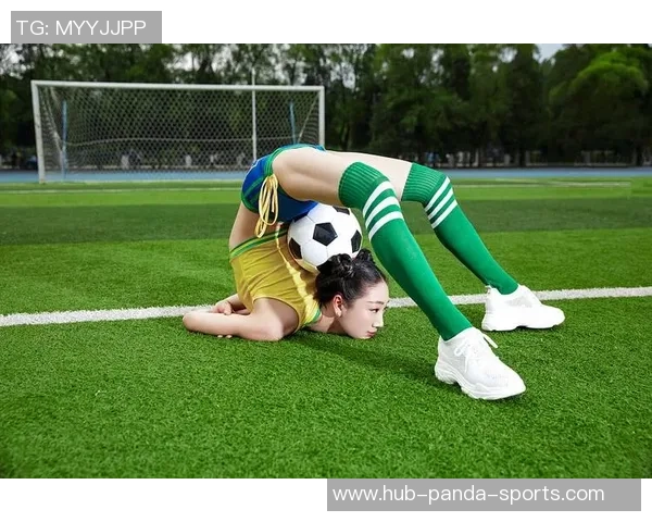 巴西足球宝贝展现魅力与激情的完美结合与足球文化的深度融合 巴西足球宝贝展现魅力与激情的完美结合与足球文化的深度融合